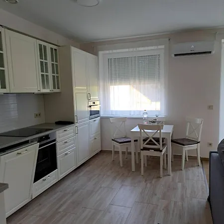 Apartment Eden With Free Parking *