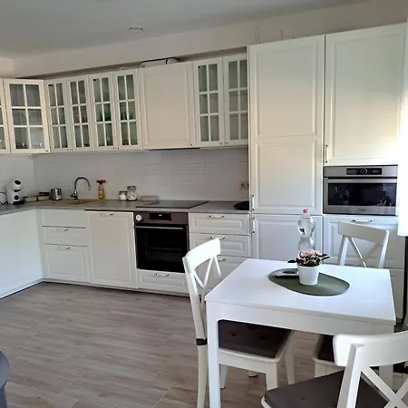 Eden With Free Parking Apartment *